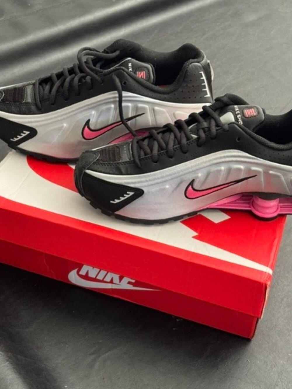 Nike Shox R4 Black/Pinksicle Metallic Silver (GS) CW2626-006 Size 8.5W / 7Y-NIB